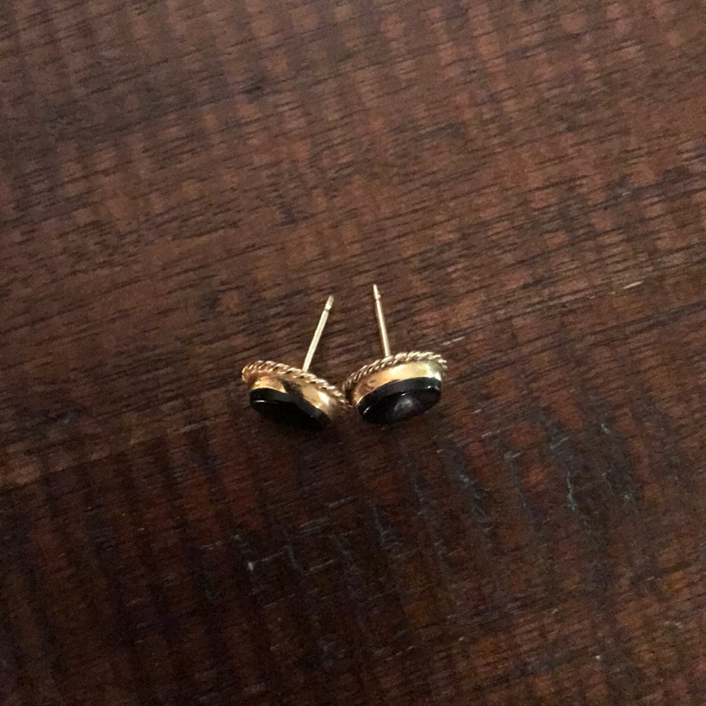 Vintage Carla 14kt Yellow Gold Onyx Earrings - Picture 4 of 4
